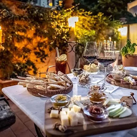 Ungherese Small Luxury Otel