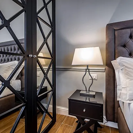 Ungherese Small Luxury Otel