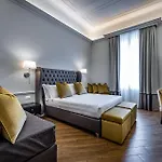 Ungherese Small Luxury
