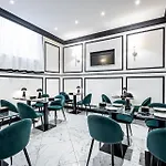 Ungherese Small Luxury