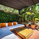 Ungherese Small Luxury Florence