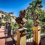 Ungherese Small Luxury Hotel 3*