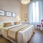 Ungherese Small Luxury