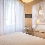 Ungherese Small Luxury 3*