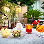 Ungherese Small Luxury
