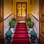 Ungherese Small Luxury 3*