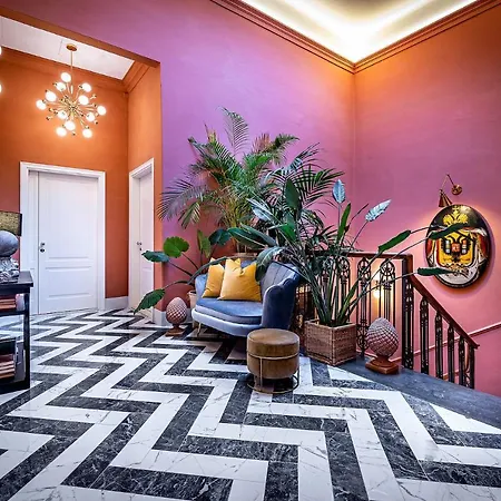Ungherese Small Luxury 3* Florence