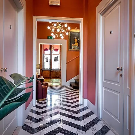 Ungherese Small Luxury Hotel Florence