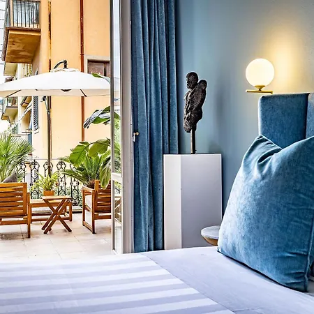 Ungherese Small Luxury 3* Florence