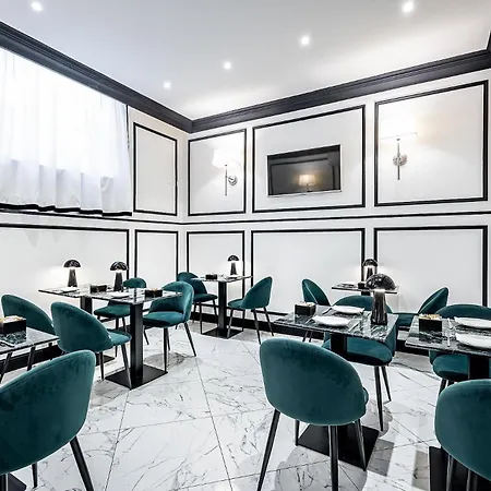 Ungherese Small Luxury