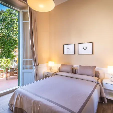 Ungherese Small Luxury