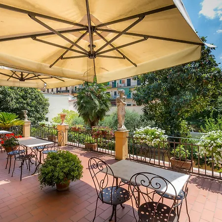 Ungherese Small Luxury 3*